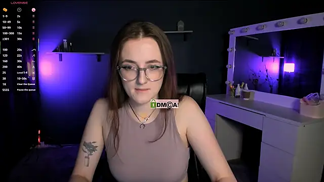 luna berryy online show from 11, 3, 2025