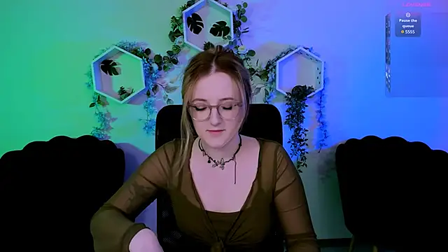 Snapshot of luna_berryy chatting on 14, 6, 2026 luna berryy online show from 14, 6, 2026