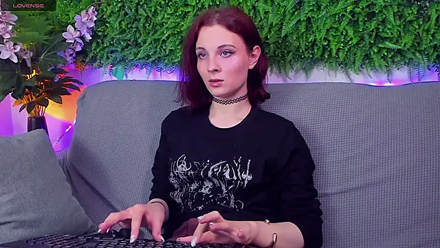 AprilAvery online show from 18, 3, 2025