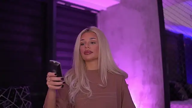 Candy Ivy online show from 25, 9, 2025