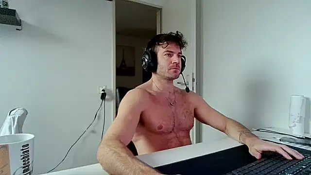 Snapshot of alpha-hunk chatting on 18, 1, 2026 alpha-hunk online show from 18, 1, 2026