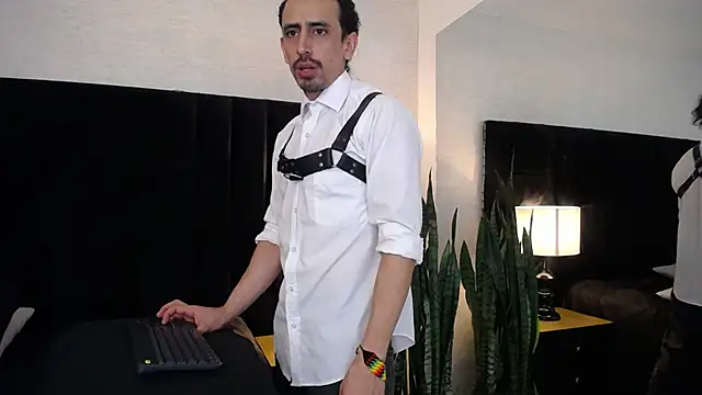 Sr Magnus  online show from 18, 3, 2025