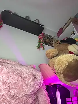 ariiel  online show from 8, 10, 2025