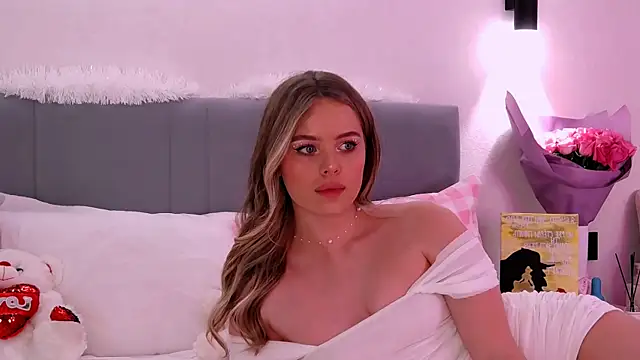 SIlviaBeyt online show from 9, 3, 2025