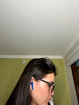 aurora divine online show from 18, 9, 2025