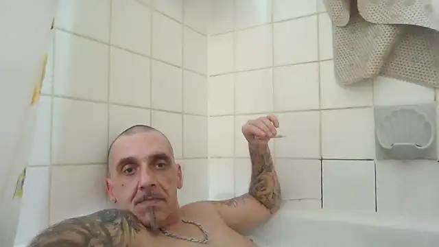 CandiedPompano online show from 28, 9, 2025