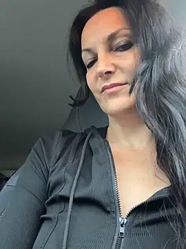 -OLYA- online show from 9, 10, 2025