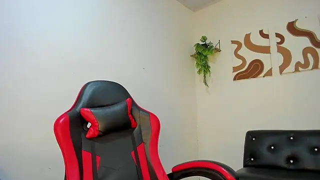 Caro kitty- online show from 1, 12, 2025