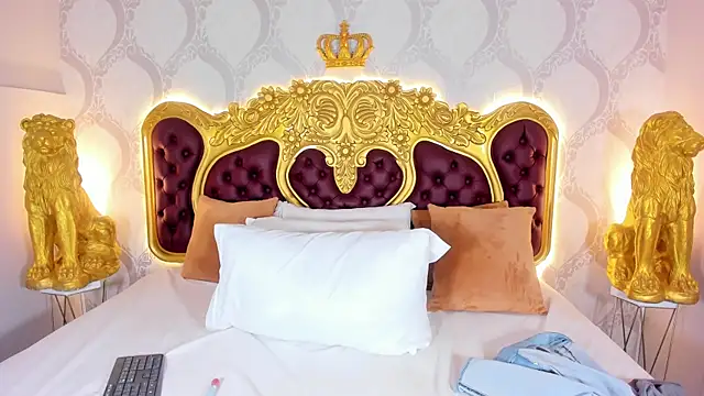 KendralHolson online show from 12, 9, 2025