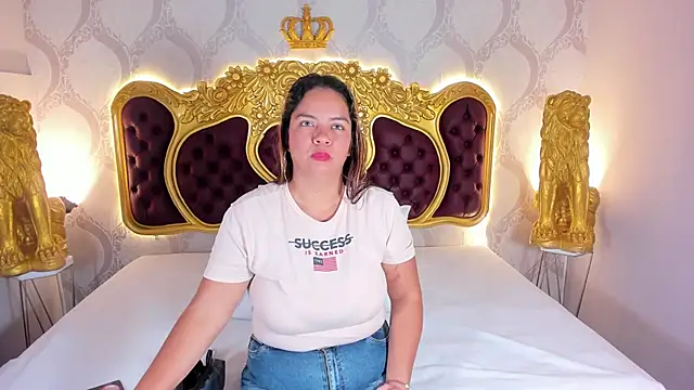 KendralHolson online show from 4, 12, 2025