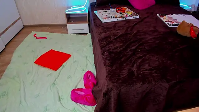 Miss Elsa  online show from 11, 3, 2025