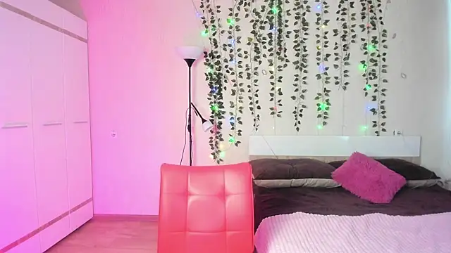 Miss Elsa  online show from 29, 9, 2025