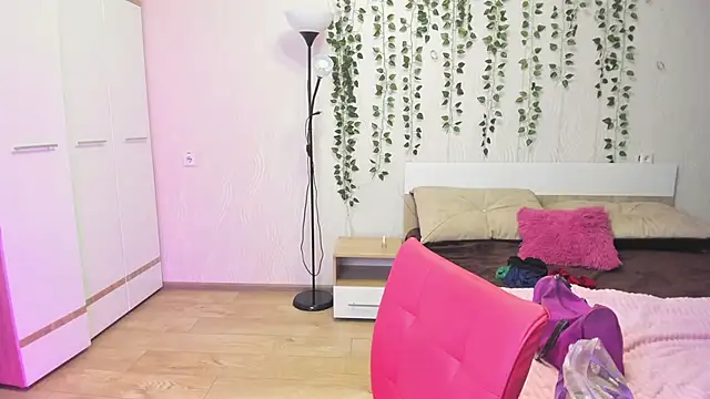 Miss Elsa  online show from 3, 10, 2025