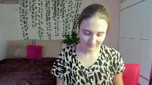 Miss Elsa  online show from 21, 11, 2025