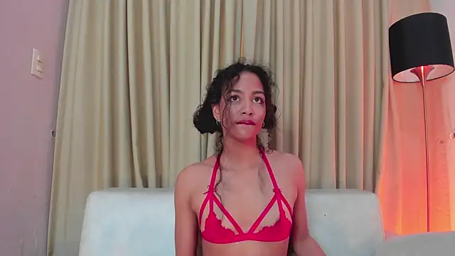 AntonellaHall  online show from 6, 3, 2025