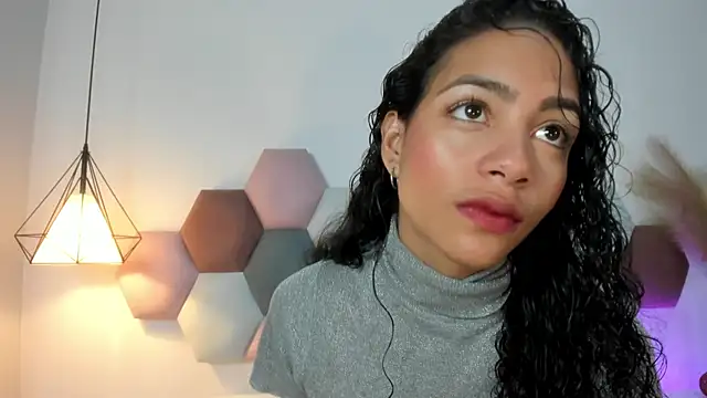 AntonellaHall  online show from 20, 2, 2025