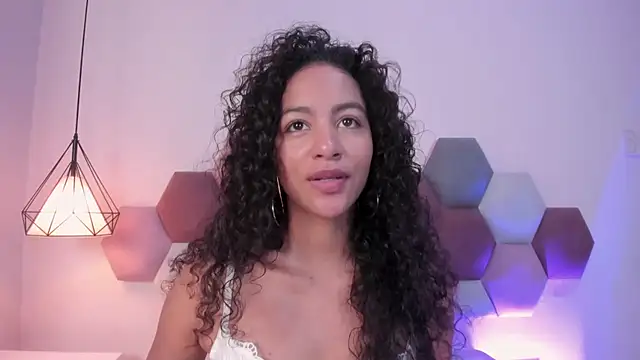 AntonellaHall  online show from 6, 3, 2026