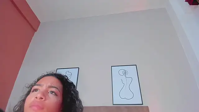 AntonellaHall  online show from 21, 3, 2025