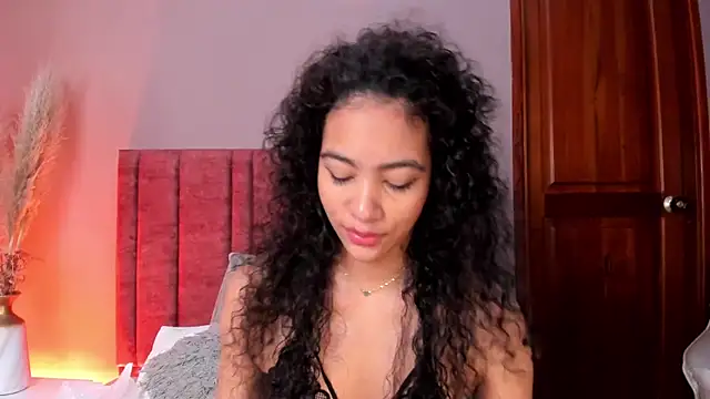 AntonellaHall  online show from 21, 11, 2025