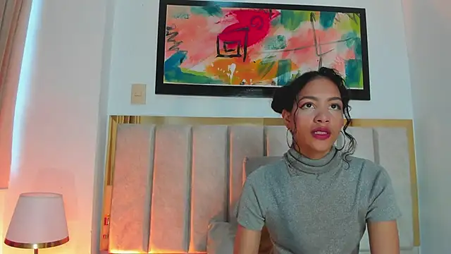 AntonellaHall  online show from 13, 3, 2025