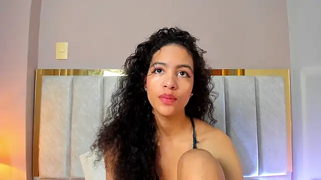 AntonellaHall  online show from 28, 11, 2025