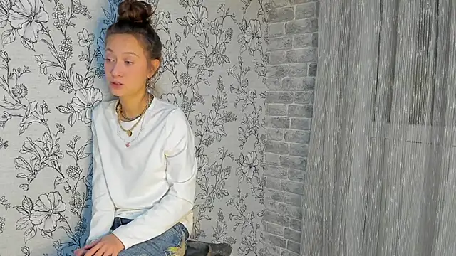 EllaSky xoxo online show from 31, 10, 2025