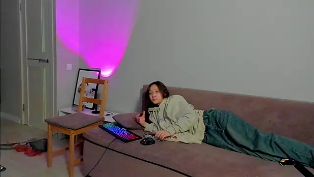 EllaSky xoxo online show from 1, 2, 2025