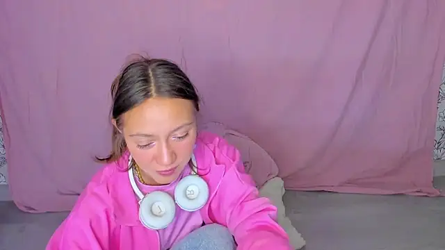 EllaSky xoxo online show from 16, 10, 2025