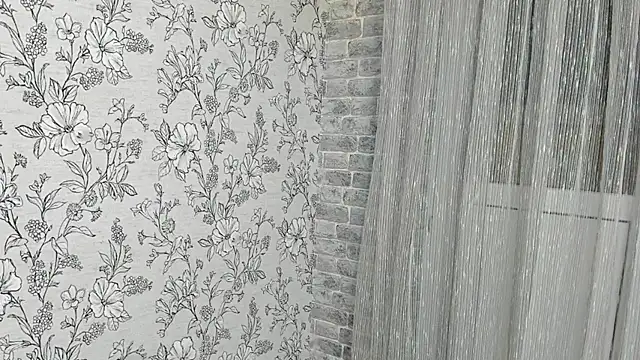 EllaSky xoxo online show from 4, 11, 2025