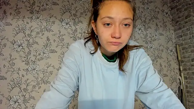 EllaSky xoxo online show from 5, 10, 2025