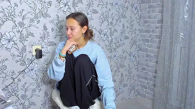 EllaSky xoxo online show from 27, 11, 2025