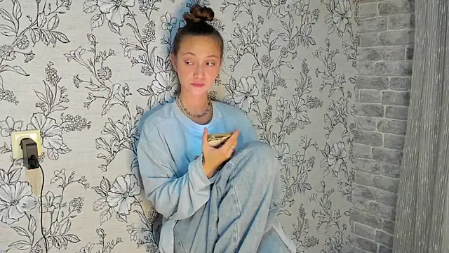 EllaSky xoxo online show from 26, 10, 2025