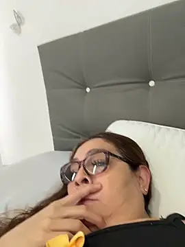 AntonellaAlondra4 online show from 30, 3, 2026