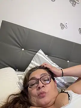 AntonellaAlondra4 online show from 19, 4, 2026