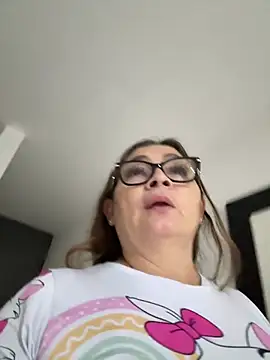 AntonellaAlondra4 online show from 3, 6, 2026