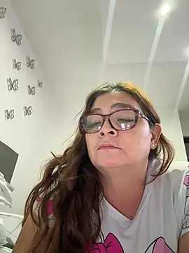 AntonellaAlondra4 online show from 6, 2, 2026