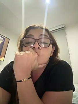 AntonellaAlondra4 online show from 5, 10, 2025