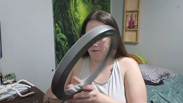 ThickGirlsDoItBetter online show from 4, 2, 2025