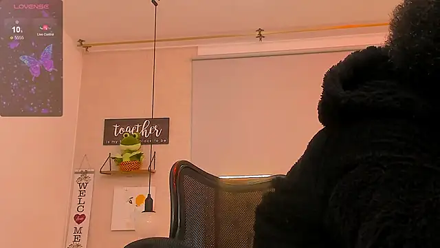 Snapshot of Thammy_Adams chatting on 18, 2, 2025 Thammy Adams online show from 18, 2, 2025