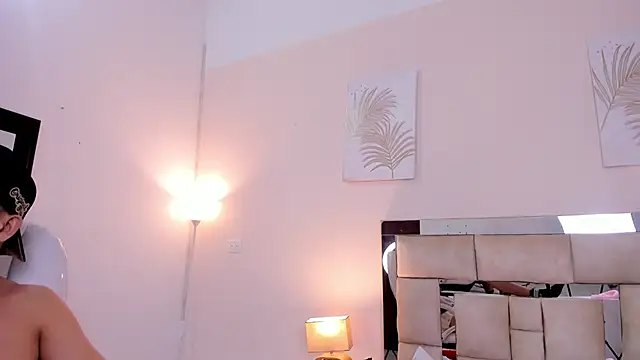 Snapshot of saraandstiven chatting on 19, 3, 2025 saraandstiven online show from 19, 3, 2025