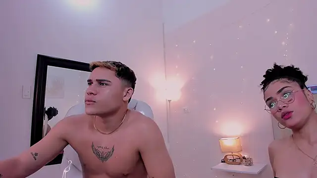 Snapshot of saraandstiven chatting on 6, 2, 2025 saraandstiven online show from 6, 2, 2025