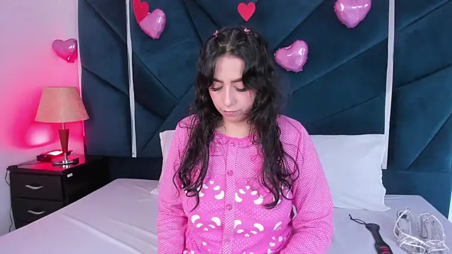 AlondraMendez online show from 18, 2, 2025
