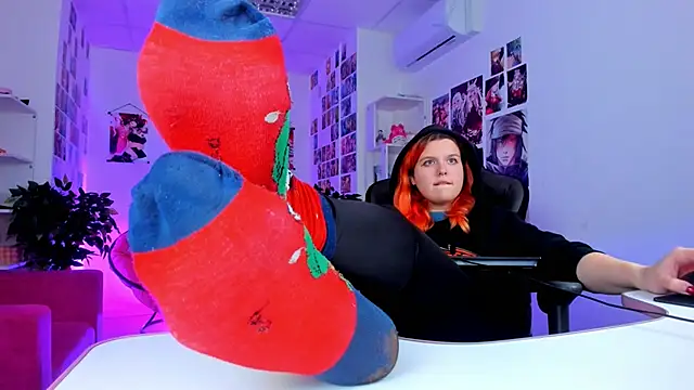 NielletaBlossom online show from 11, 3, 2025