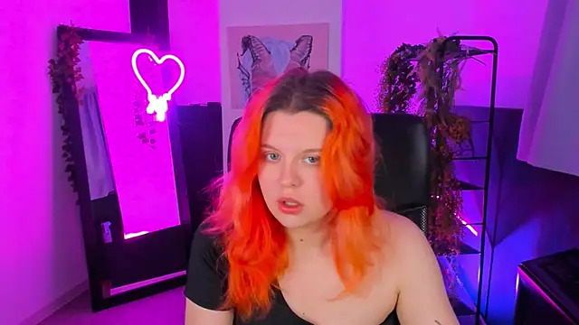 NielletaBlossom online show from 3, 3, 2025