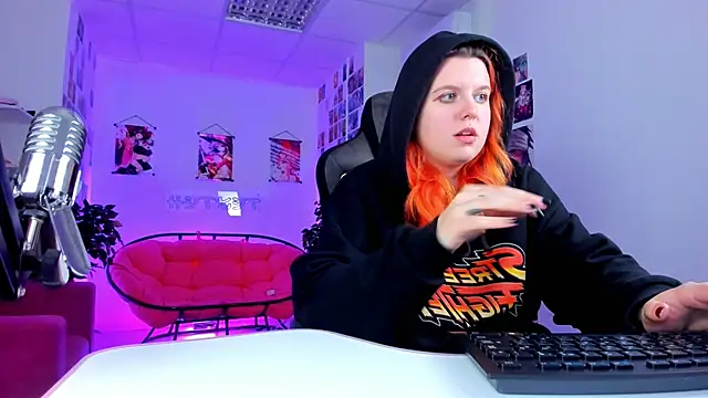 NielletaBlossom online show from 11, 3, 2025