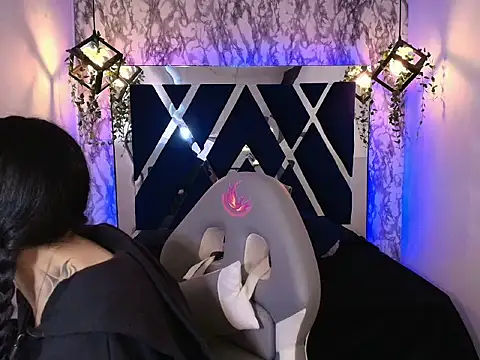 Violet m online show from 7, 11, 2025