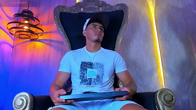 Snapshot of thaddeus_king chatting on 1, 10, 2025 thaddeus king online show from 1, 10, 2025