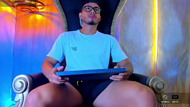 Snapshot of thaddeus_king chatting on 3, 11, 2025 thaddeus king online show from 3, 11, 2025