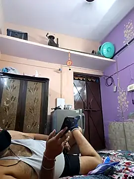 Snapshot of bobbyronak chatting on 29, 10, 2025 bobbyronak online show from 29, 10, 2025