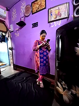 Snapshot of bobbyronak chatting on 8, 3, 2025 bobbyronak online show from 8, 3, 2025